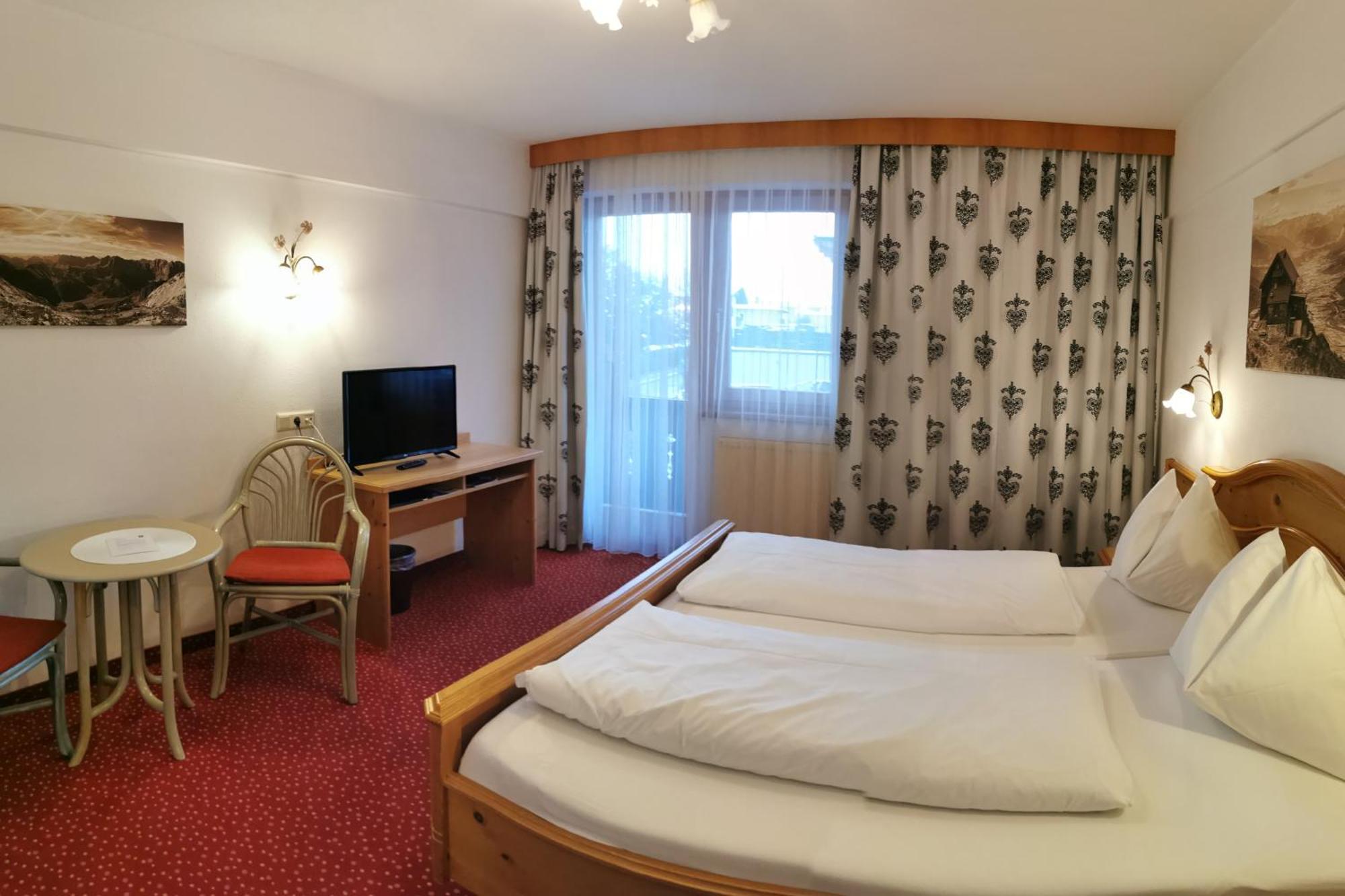 Hotel Landhaus Zillertal Fügen Exteriör bild