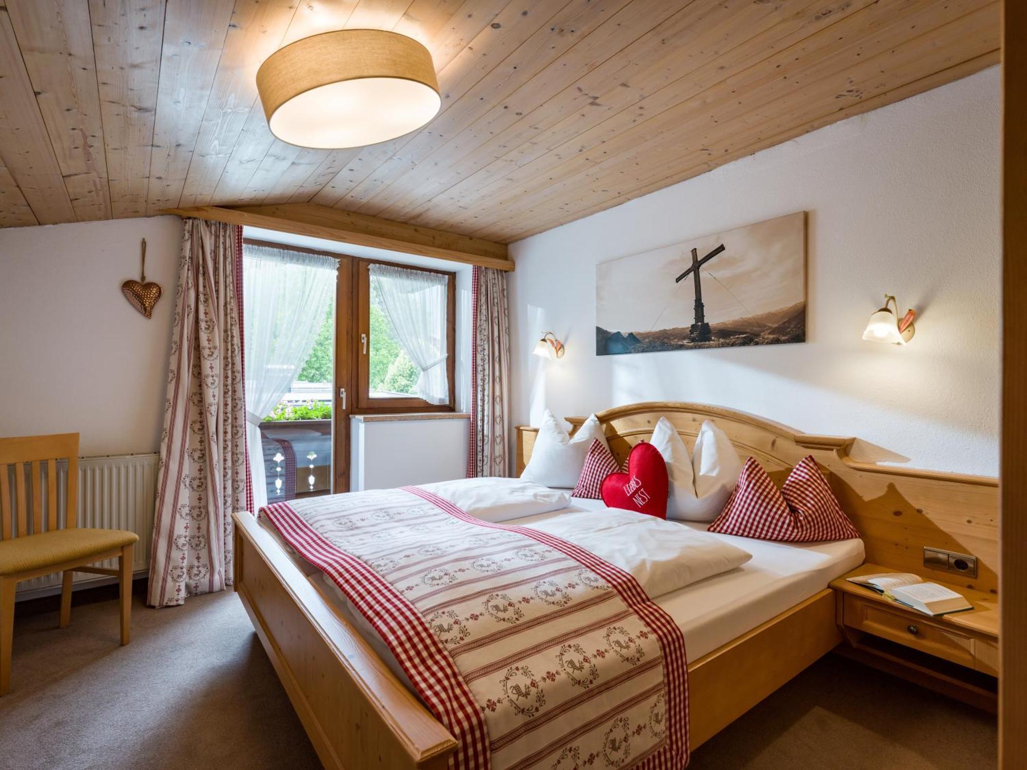 Hotel Landhaus Zillertal Fügen Exteriör bild