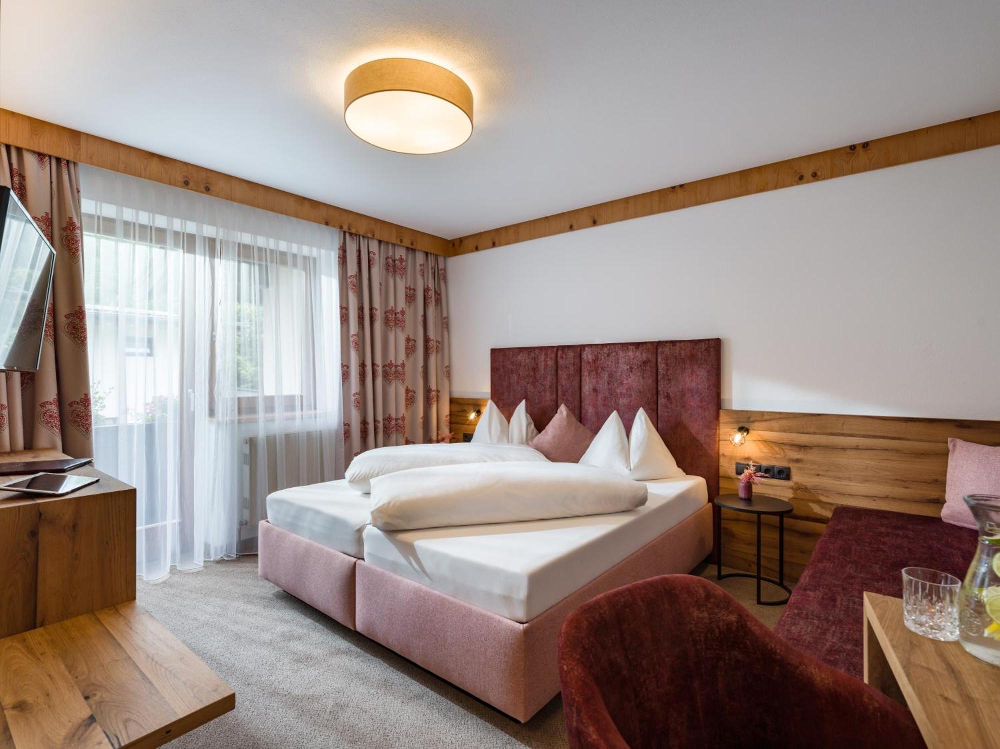 Hotel Landhaus Zillertal Fügen Exteriör bild