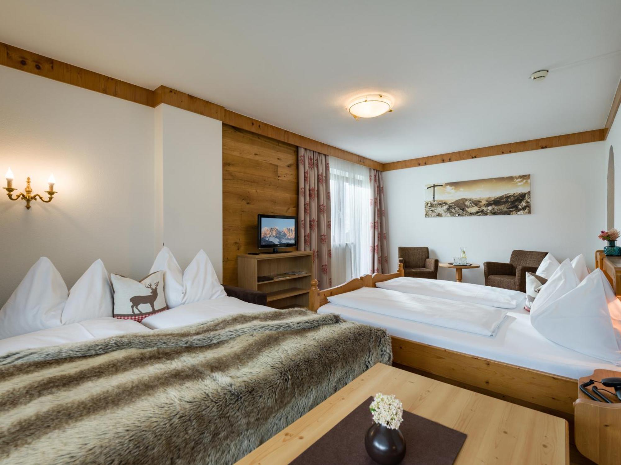 Hotel Landhaus Zillertal Fügen Exteriör bild
