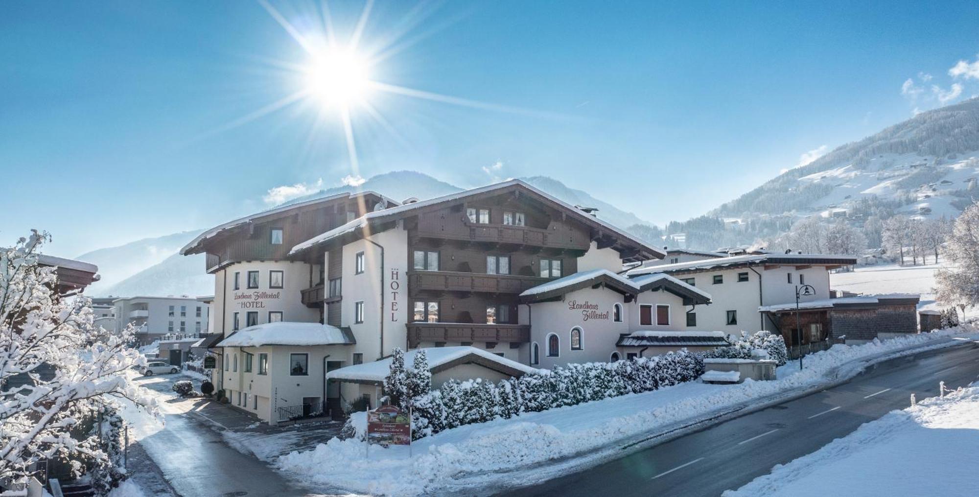 Hotel Landhaus Zillertal Fügen Exteriör bild